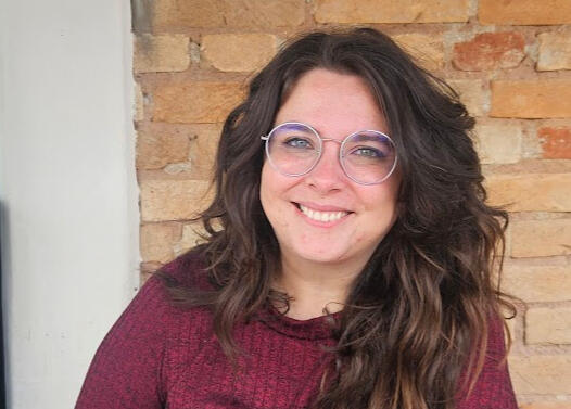 Ana Rosa Vieira é a consultora da Rosa Petry, especialista em SEO para buscadores, pessoas e LLMs